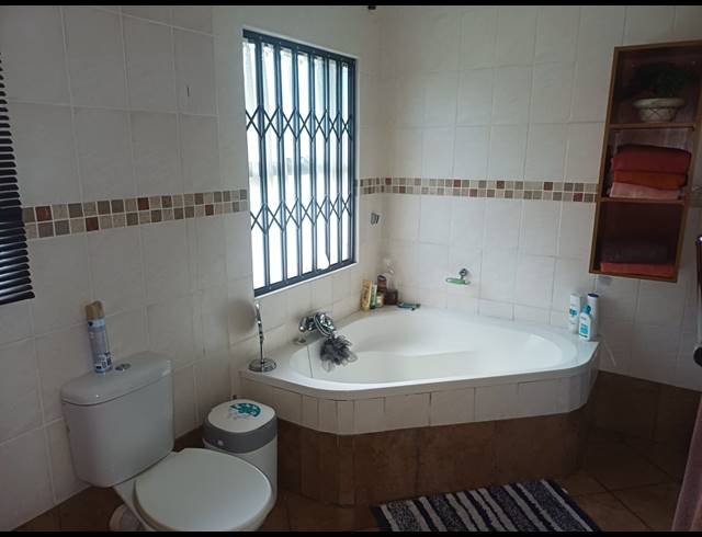 5 BEDROOM HOUSE FOR SALE IN SECUNDA CENTRAL